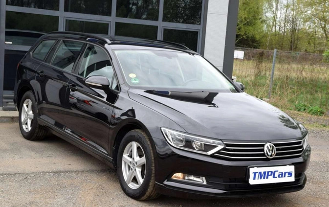 Volkswagen Passat cena 62900 przebieg: 152000, rok produkcji 2019 z Piława Górna małe 379